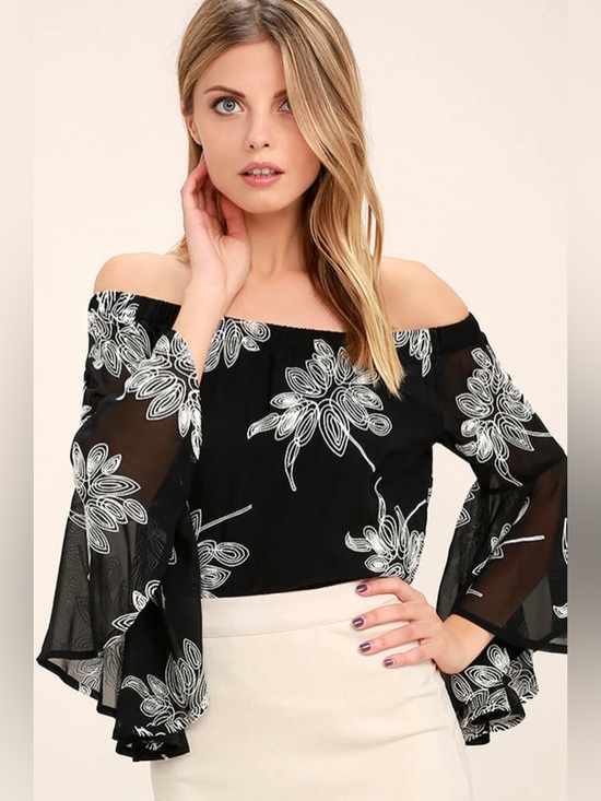 Lulus Tops - Lulus All I Want is You Black and White Off-the-Shoulder Top